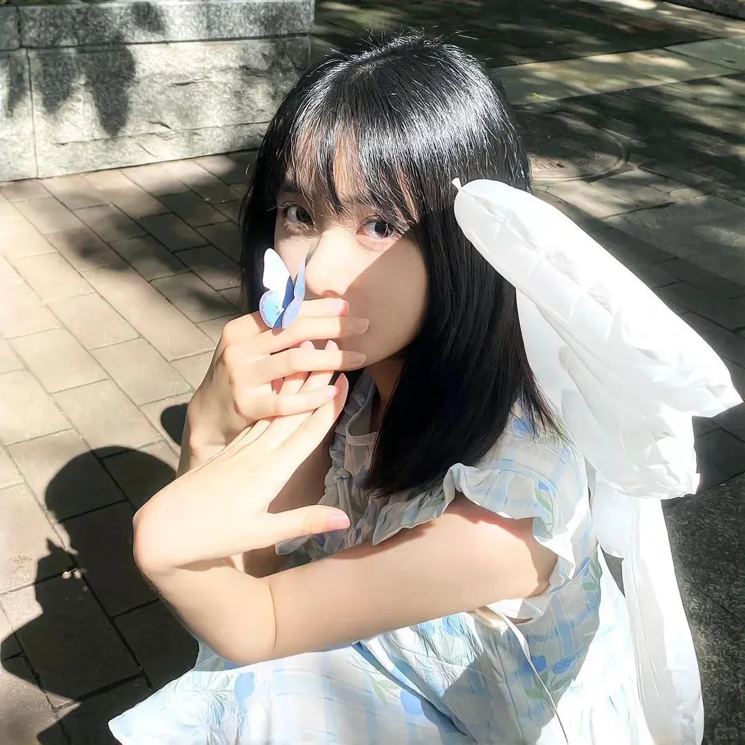 丹顶鹤女孩海报